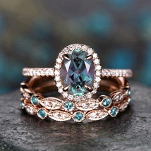 Timeless Elegance: Alexandrite Gemstone Silver Engagement Ring with Gold Plating - £39.32 GBP+