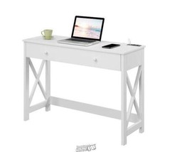 Oxford 42&quot; Desk with Charging Station White - £144.97 GBP