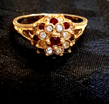 4 Tier Rhinestone Cocktail RING VTG High Profile Faux Ruby Cluster Gold Plate - £39.50 GBP