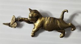 Cat With Butterfly On A Spring (moves) Signed JJ Gold Metal Tone Pin Brooch - £9.91 GBP