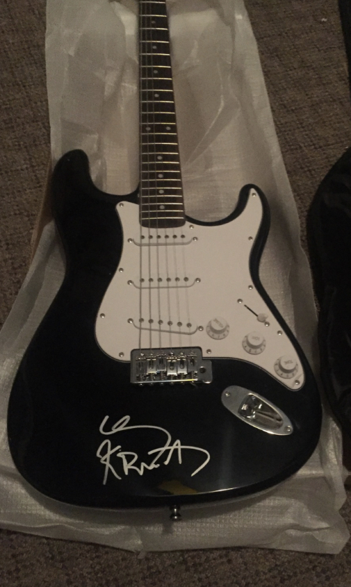 LENNY KRAVITZ autographed SIGNED new GUITAR - $674.99