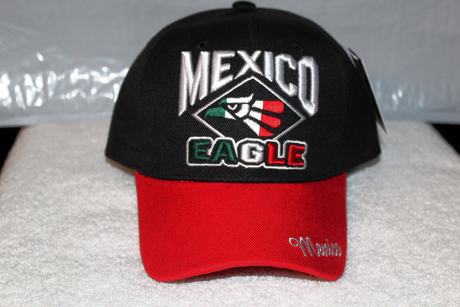 MEXICO EAGLE HECHO EN MEXICO BASEBALL CAP ( BLACK & RED )