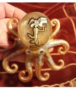 Wile E Needs Help Octopus Mixed Media Desk Buddy Coffee Table Unique Han... - €13,72 EUR