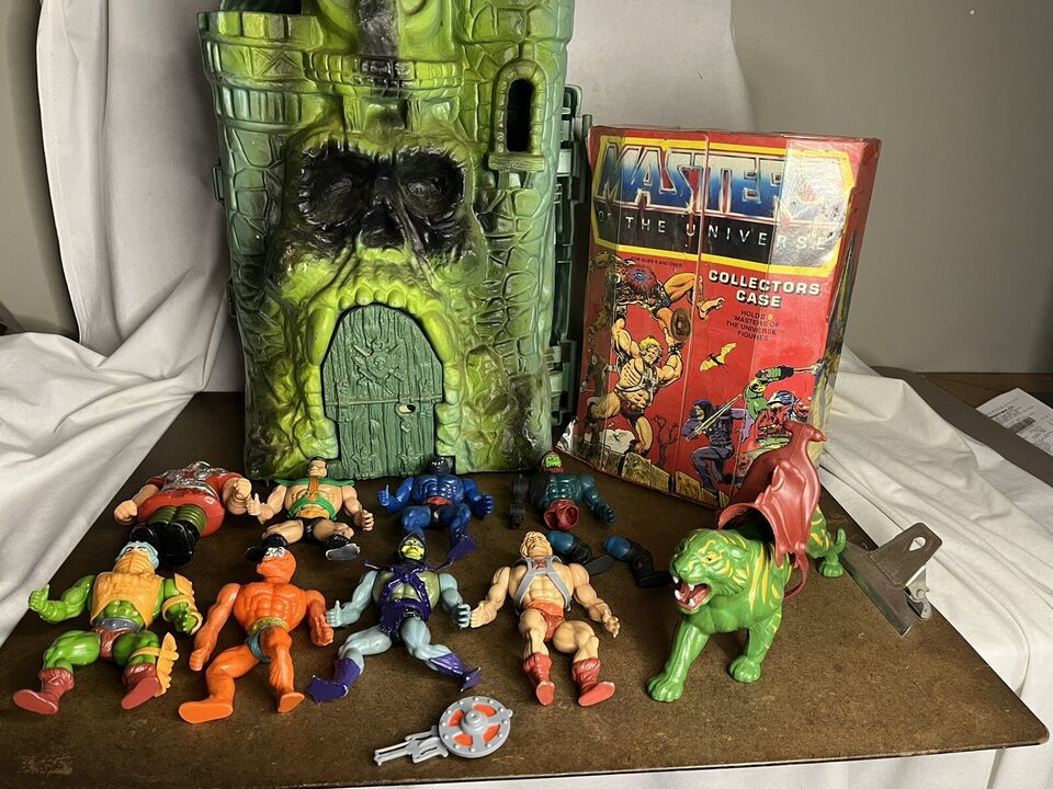 Primary image for Vintage Mattel MOTU He-Man Castle Grayskull Shell 1981 Case Figures Incomplete