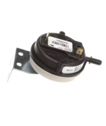 Trane IS20257-5957, CNT04320, X1320031701, Pressure Switch with Bracket - $3,128.99 MXN