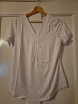 Magritta Ladies White Small Top Ideal To Wear With Leggings - $7.45