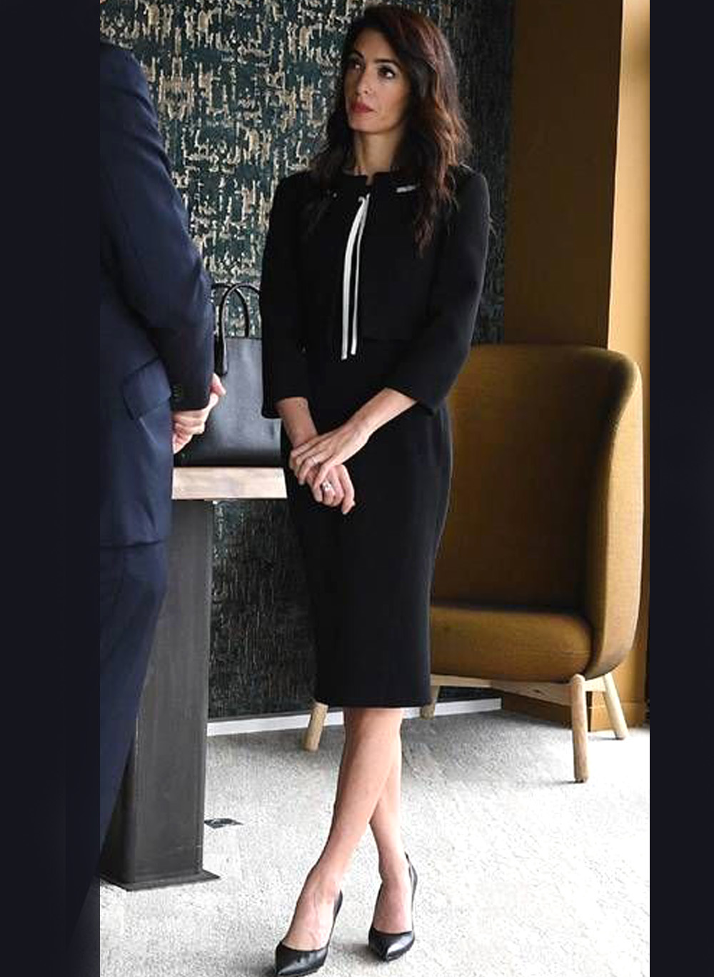 Celeb Amal Clooney Cocktail Crop Jacket & Sleeveless Black Sheath Dress Set AUS Item image 2
