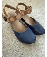 L’Artiste Mary Jane Comfort Shoes Size 40 Blue &amp; Tan Floral Leather Wedge - €34,35 EUR