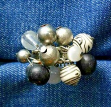 Fabulous Black &amp; White Silver-tone Bead Cluster Ring 1960s vintage size 8 - £10.18 GBP