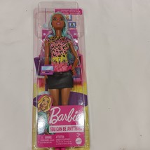 Makeup Artist Blue Hair BARBIE Doll w Pink Shoes &amp; Makeup Accessories NEW SEALED - £6.18 GBP