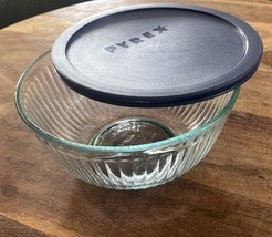 Pyrex Ribbed 7403-S Serving Bowl 10 cup 2.5L with Blue Lid Cover Made in... - $15.00
