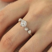 CZ AAA+Five Stone Engagement Ring, 1.00 CT Round Cut Moissanite Ring - £87.17 GBP