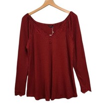 BloomChic Top Womens Size 10 Brick Red Ribbed Knit Lace Trimmed V Neck Tee - $11.39