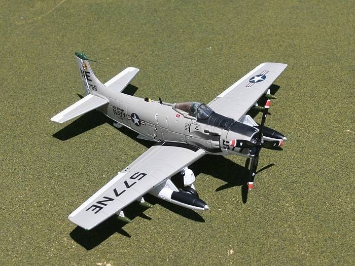 USN Douglas A-1 Skyraider VA-25 GeminiJets ACES GAUSN6002 Scale 1:72 RARE - $119.95