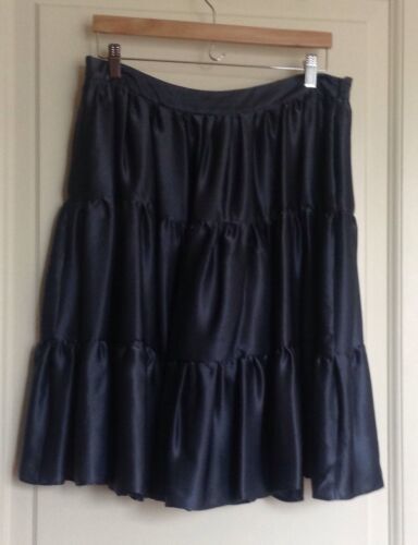 Primary image for EUC DEREK LAM Graphie Gray 100% Silk Satin 3 tiered skirt SZ US 8 Made in Italy