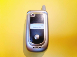 *FIDO ONLY* MOTOROLA V235 GSM 2G SILVER FLIP CLASSIC BASIC MOBILE CELL P... - $34.80