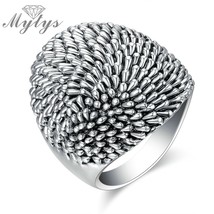 Mytys Trendy Black Retro Vintage Theatrical Design Big Ring Eye Catching Fashion - £9.32 GBP