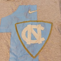 Nike Team 2009 NCAA Men's Basketball National Champions Gray T-Shirt Size Small image 6