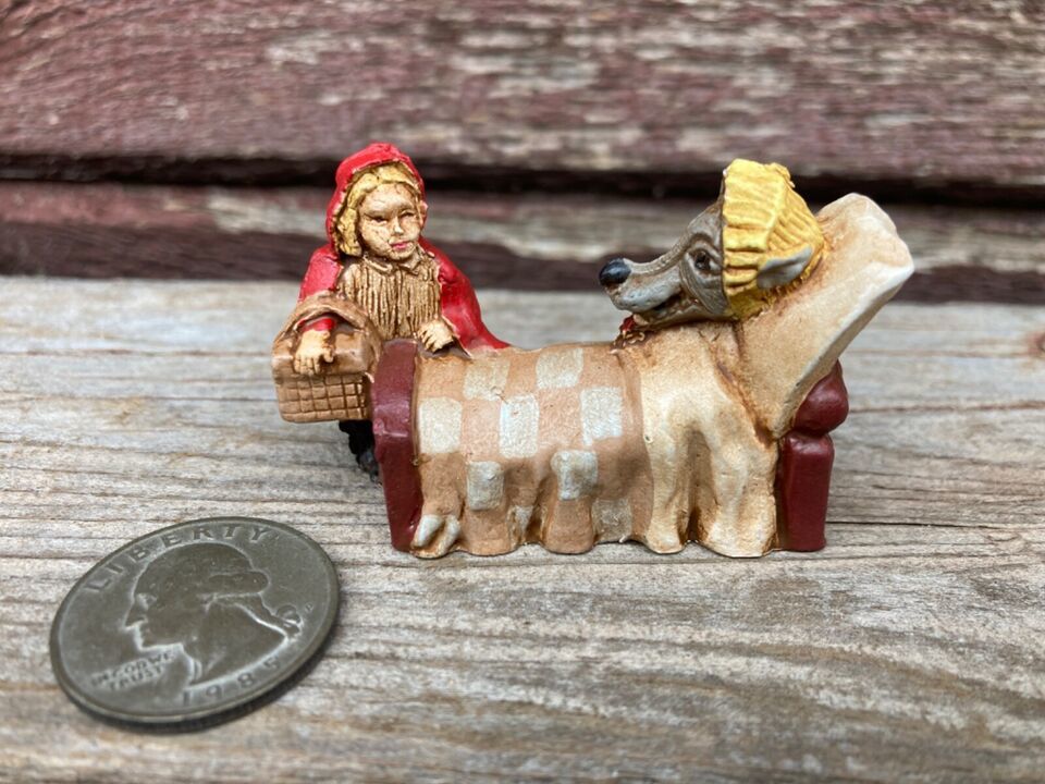VTG MINIATURE CAST IRON LITTLE RED RIDING HOOD & WOLF IN BED - $24.70