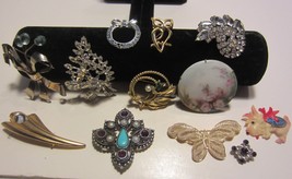 Brooch Lot of  12 Vintage  Rhinestones bakelite sterling signed - £75.14 GBP