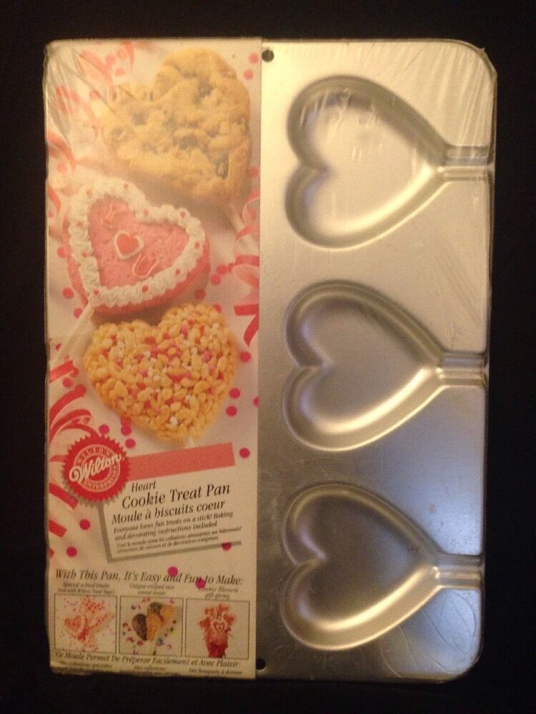 Wilton NEW Heart Cookie Treat Pan Rice Crispy Cookie Bouquet 1995 Valent... - $9.87