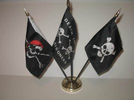 AES JR Red Hat Death Zone &amp; Crossbones Pirate 3 Flags 4&#39;&#39;x6&#39;&#39; Desk Set Gold Base - £5.36 GBP