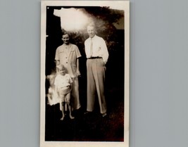 Antique August 15th 1938 Family Photo Black &amp; White Photography Photos - £6.20 GBP