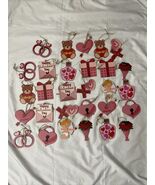 29 Piece Valentines Day Ornaments Decor Pressed Wood - $329.15 MXN