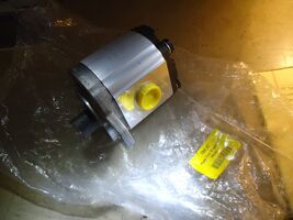 PARKER 798LK7 Pump Gear 3349112039 New - $1,045.81 CAD