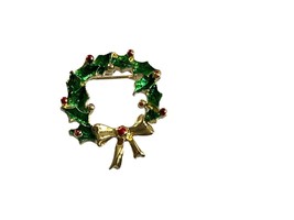 Vintage Gerrys Christmas Wreath Brooch Pin Gold Tone Green Red Enamel 1&quot;... - $14.85
