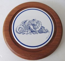 GOODWOOD Trivet Teak Wood Ceramic Sea Shell Ocean Design 8 7/8&quot; Signed Vintage - £27.13 GBP