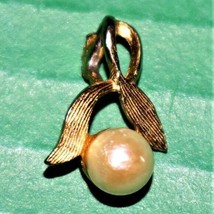 Gold Plated &amp; Pearl Necklace Pendant - £3.92 GBP