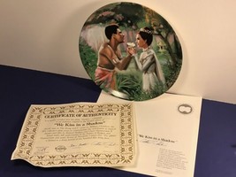KNOWLES COLLECTOR PLATE NIB BOX COA KING AND I KISS IN SHADOWS WILLIAM C... - £15.49 GBP