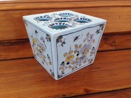 Colonial Williamsburg Restoration Virginia Delft Polychrome Floral Flower Frog - £100.16 GBP