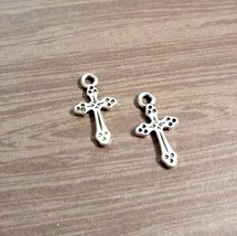 4 Cross Charms Antiqued Silver Cross Pendants Christian Catholic Religious - £1.35 GBP