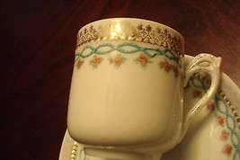 German Mid Century coffee cup/saucer, white &amp; gold ribbons/blue flowers[... - $659.61 MXN