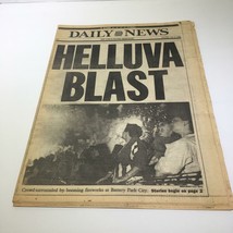 New York Daily News: July 5 1986, Helluva Blast Crowd Surrounded by Fireworks - £15.00 GBP