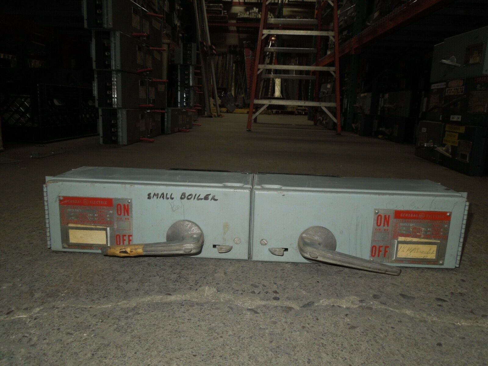 GE DD2D1321 30/30A Twin 3P 240V Fused Panelboard Switch w/ Hardware Used - $350.00