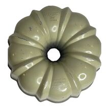 Northland Aluminum 10" Green Bundt Cake Fluted Pan Baking Mold Heavy Cas... - $12.60