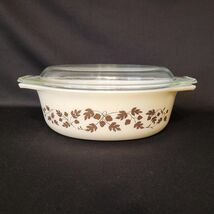 Pyrex 043 1½ Qt. Gold Leaf Autumn Fall Acorn White Casserole Dish With C... - $22.75