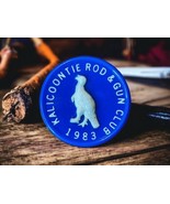 KALICOONTIE Rod &amp; Gun Club Plastic Pheasant  Pin Button Columbia County ... - $195.72 MXN