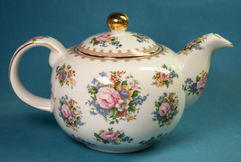 Royal Albert Lady Carlyle 4-Cup Classic Collection Teapot Floral Cream Body Mint - £83.93 GBP