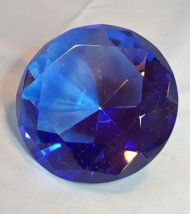 Sapphire Gemstone Jewelers Paperweight Blue Brilliant Diamond Cut Flashe... - $12.82