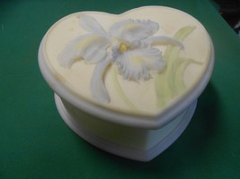 Beautiful Alabaster Heart Shape Trinket Jewelry Box - £9.95 GBP