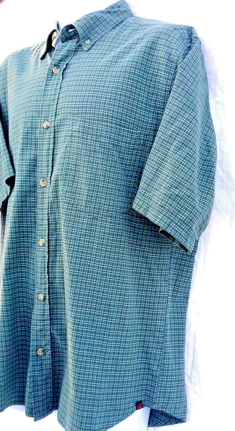 Woolrich Green and White Soft Plaid Short Sleeve Medium Men's Shirt - $9.42