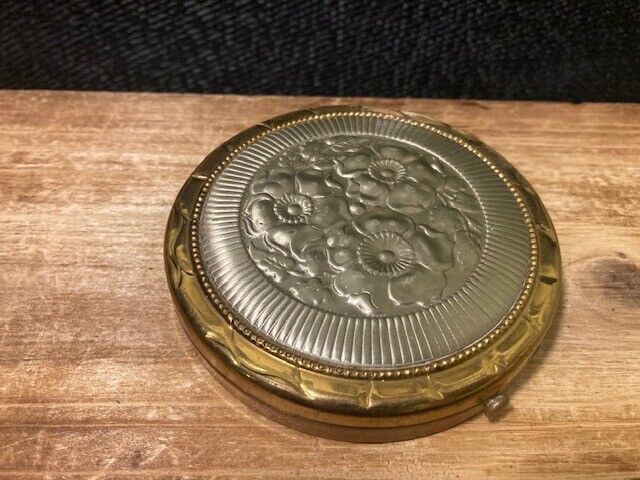 Vintage Gold/Silver Tone Stamped Flower Pattern 3.25&quot; Compact w/ Mirror - $11.75