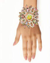 Fashion Crystal Sunburst Shaped Five Strand White Pearl Stretch Women Bracelet - £90.08 GBP