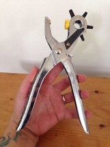 Revolving Punch Hole Rivet Grommet Tool Set w/ Assorted Eyelets 0092H1 - £29.05 GBP