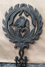 Vintage Unmarked 8 5/8&quot; X 5 1/2&quot; black cast iron eagle trivet - $10.45