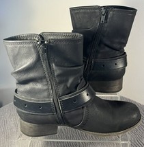 Women&#39;s SO Black Biker Style Boots Size 6m Zipper Buckle - $38.00